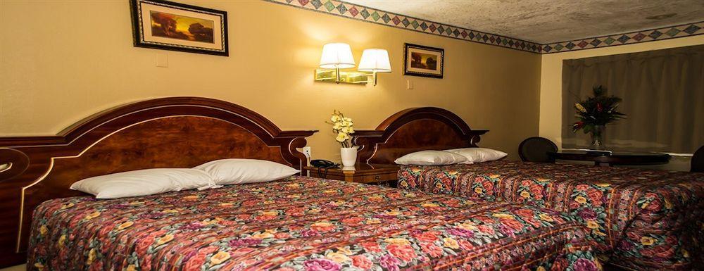 Sunset Motel Помона Экстерьер фото