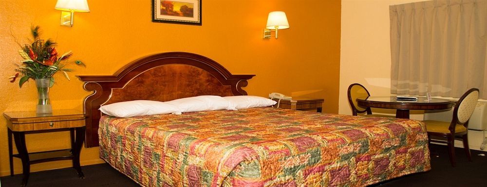 Sunset Motel Помона Экстерьер фото