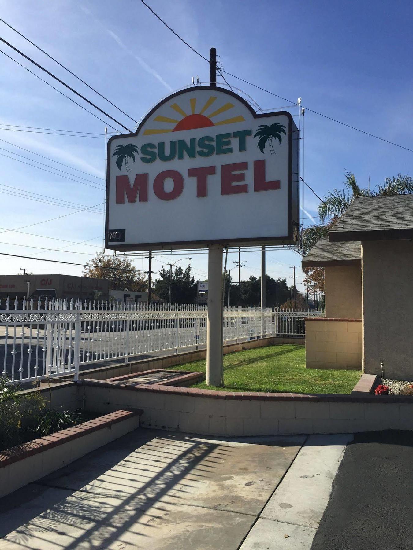 Sunset Motel Помона Экстерьер фото