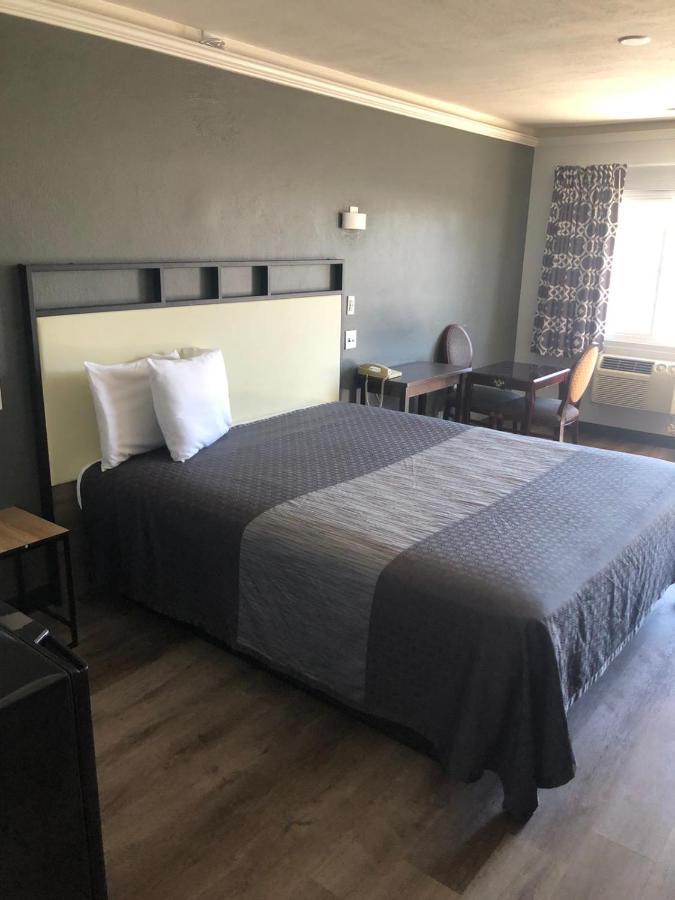 Sunset Motel Помона Экстерьер фото